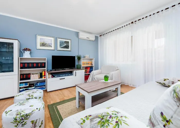 아파트 Oly 로비니