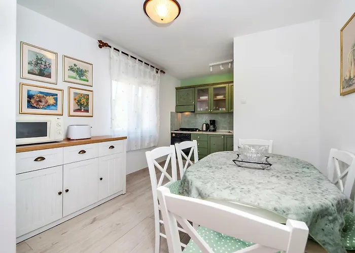 아파트 Oly 로비니