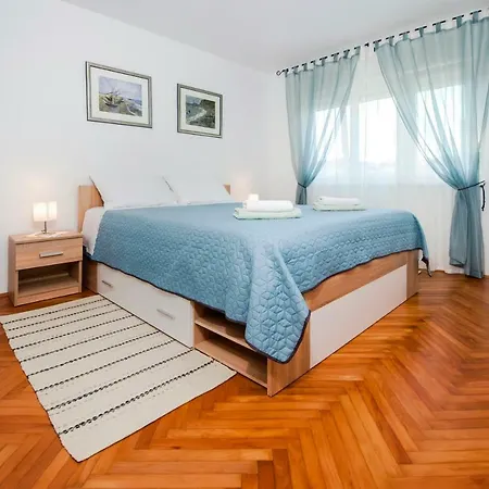 Oly Apartment